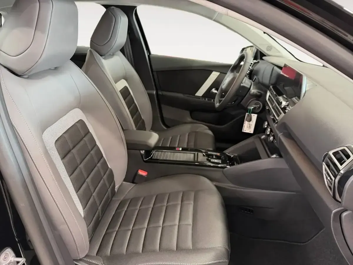 Usado Citroën C4 110 CV (80 kW) 2026 Negro SUV