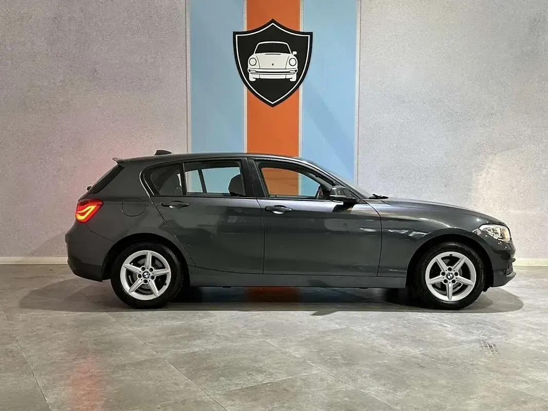 Usado BMW 116 116 CV (85 kW) 2018 Gris Utilitario