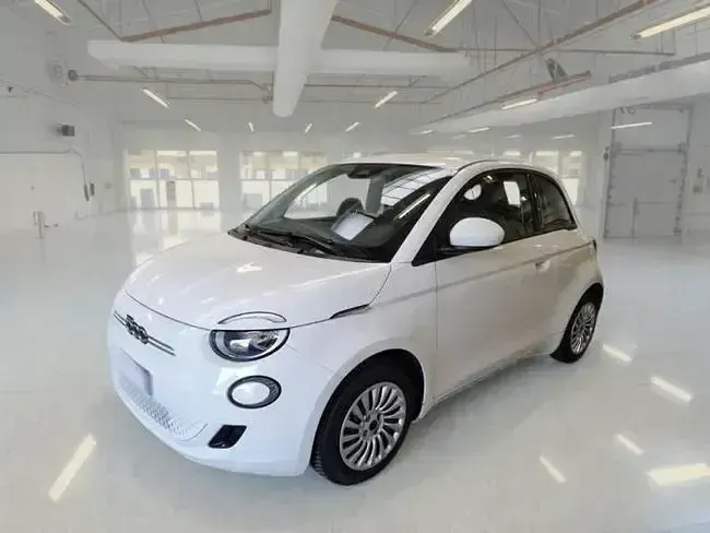 Usado Fiat 500e Action 69 kW (95 CV) 2022 Blanco Utilitario