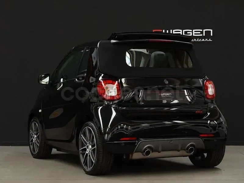 Usado Smart ForTwo Cabrio Brabus Xclusive 109 CV (80 kW) 2017 Negro Descapotable