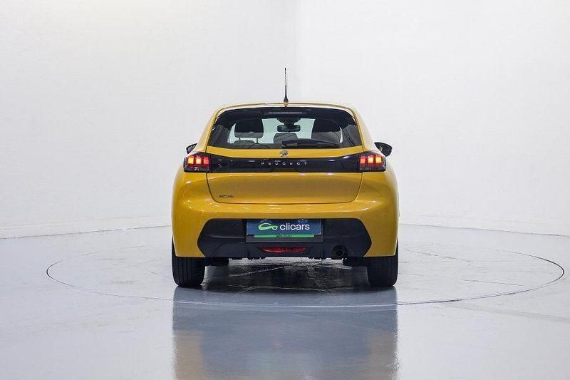Usado Peugeot 208 Active 100 CV (73 kW) 2021 Amarillo Utilitario