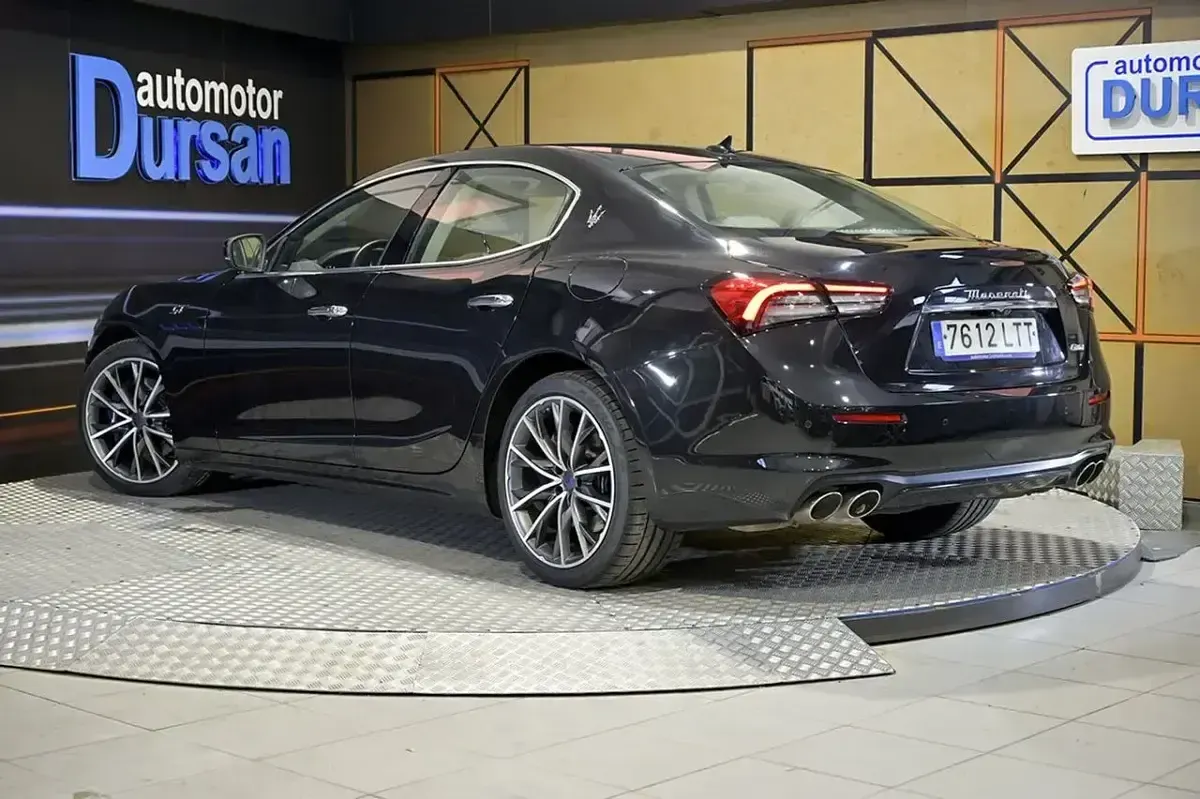 Usado Maserati Ghibli GT 330 CV (242 kW) 2021 Negro Berlina