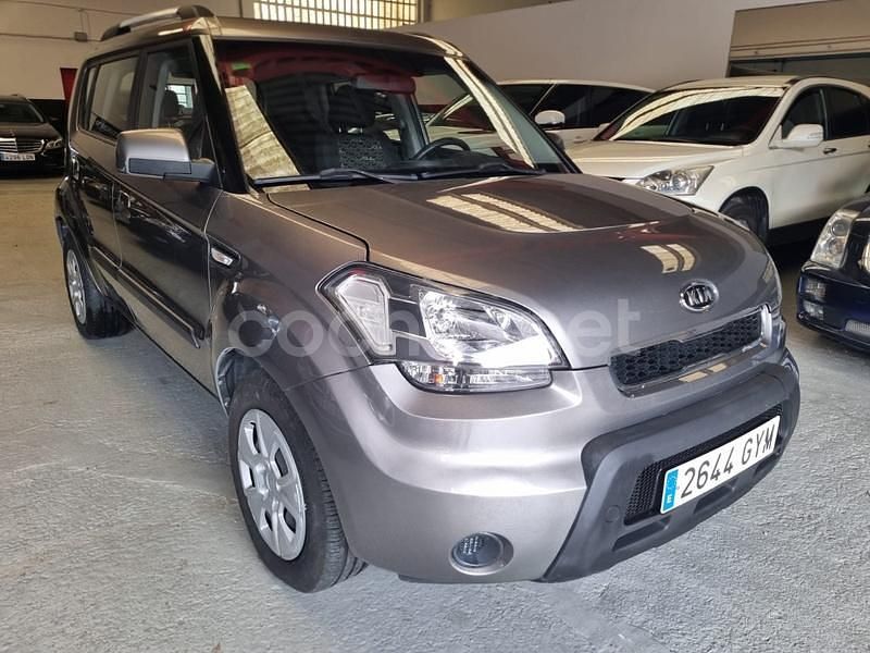 Usado Kia Soul 128 CV (94 kW) 2010 Gris / plata SUV