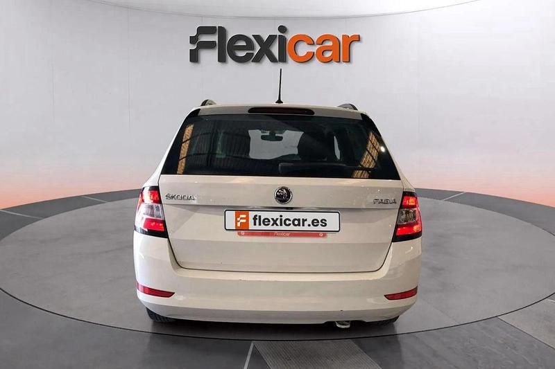 Usado Skoda Fabia Active 95 CV (69 kW) 2019 Blanco Utilitario