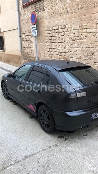 Usado Seat Leon FR 150 CV (110 kW) 2003 Negro Utilitario