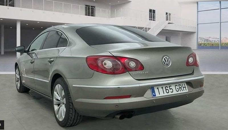Usado VW Passat Highline 160 CV (117 kW) 2009 Gris / plata Berlina