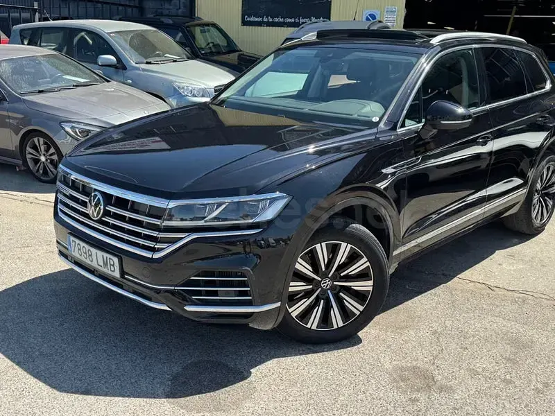 Usado VW Touareg 381 CV (280 kW) 2021 Negro SUV