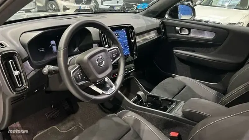 Usado Volvo EX40 Plus 325 kW (442 CV) 2024 Gris SUV
