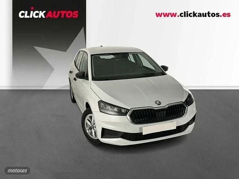 Usado Skoda Fabia Essence 80 CV (58 kW) 2025 Blanco Berlina