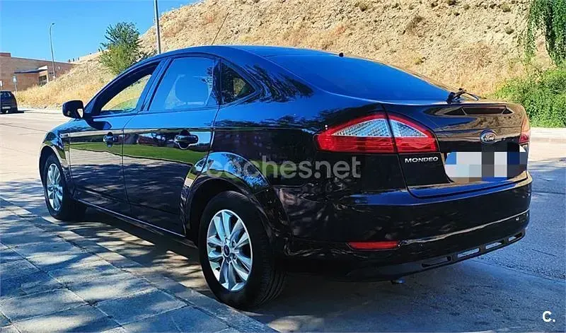 Usado Ford Mondeo Trend 140 CV (102 kW) 2009 Negro Berlina