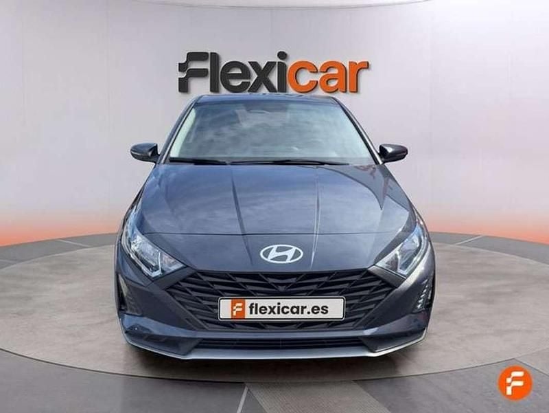 Usado Hyundai i20 84 CV (61 kW) 2024 Gris Utilitario