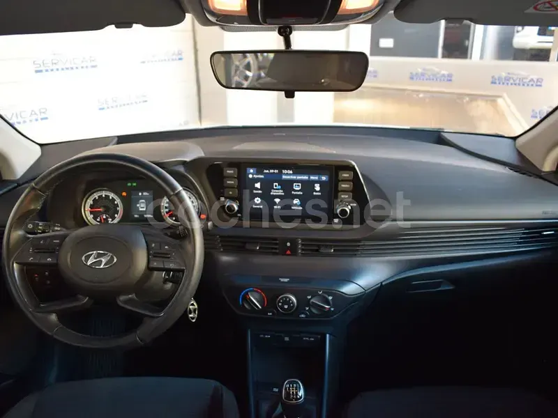 Usado Hyundai i20 100 CV (73 kW) 2022 Gris / plata Utilitario