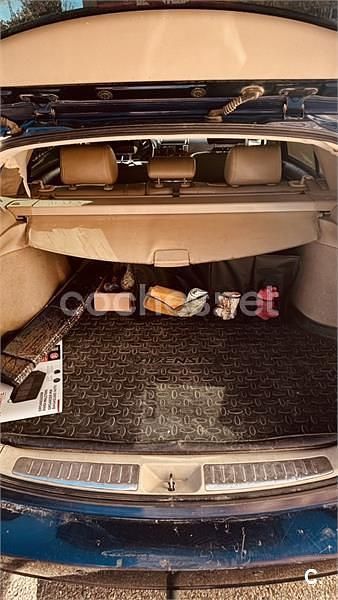 Usado Toyota Avensis Executive 116 CV (85 kW) 2005 Azul Familiar