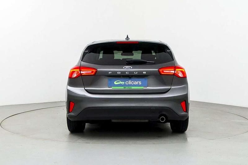 Usado Ford Focus Titanium 120 CV (88 kW) 2020 Gris Utilitario