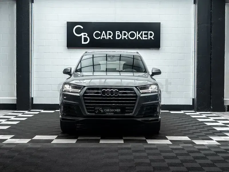 Usado Audi Q7 Ambiente 218 CV (160 kW) 2017 Gris / plata SUV
