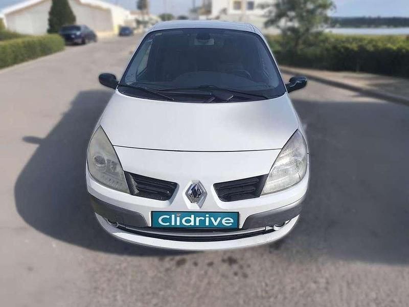 Usado Renault Scénic III Dynamique 131 CV (96 kW) 2010 Blanco Monovolumen