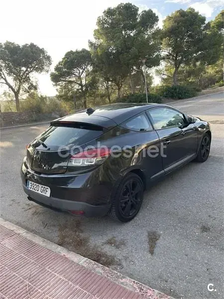 Usado Renault Mégane Dynamique 130 CV (95 kW) 2009 Negro Berlina