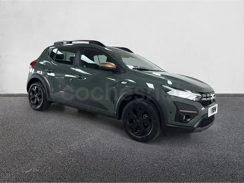 Usado Dacia Sandero Extreme 101 CV (74 kW) 2025 Verde Berlina