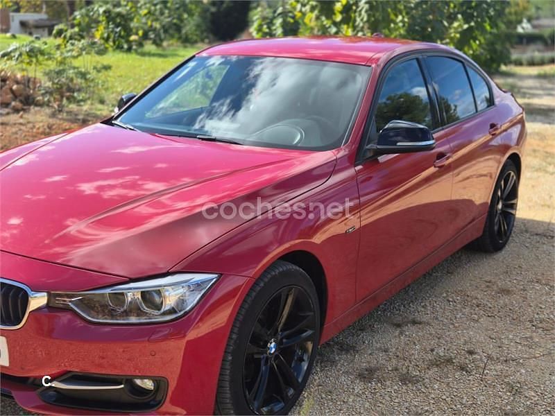 Rojo Usado 2012 BMW 320 Sport Line Berlina | 13.500 € (Precio justo) - Imagen 1/4
