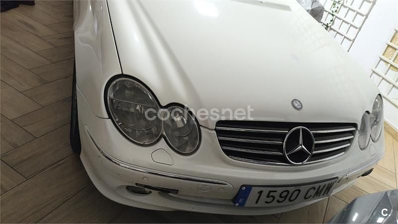 Usado Mercedes CLK270 Avantgarde 170 CV (125 kW) 2003 Blanco Coupe