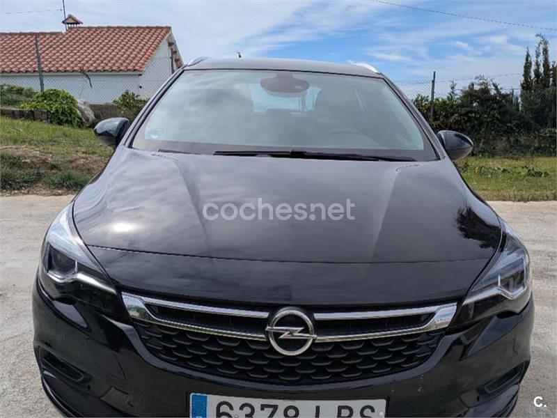 Usado Opel Astra Selective 136 CV (100 kW) 2019 Negro Familiar