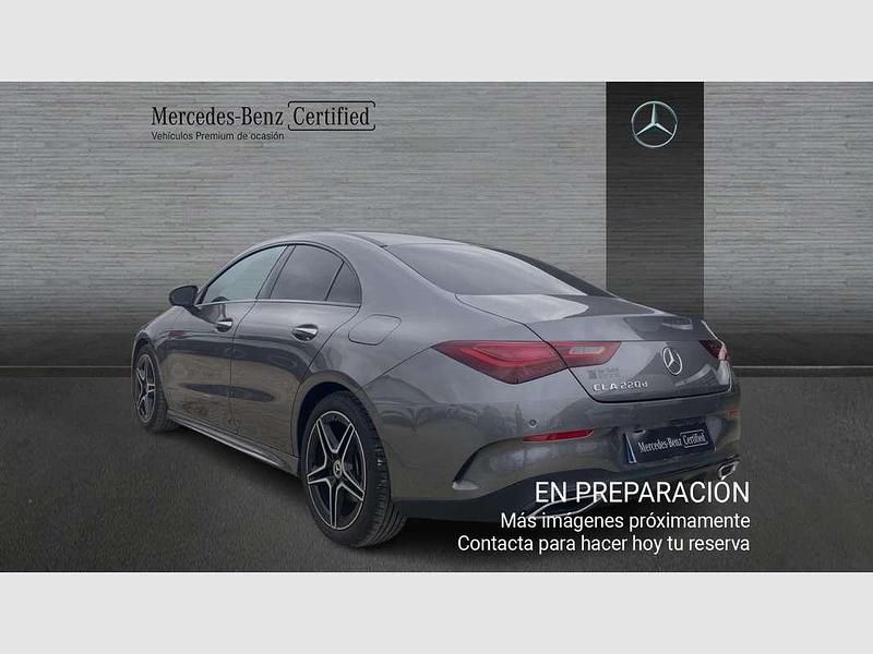 Usado Mercedes CLA220 190 CV (139 kW) 2025 Gris Berlina