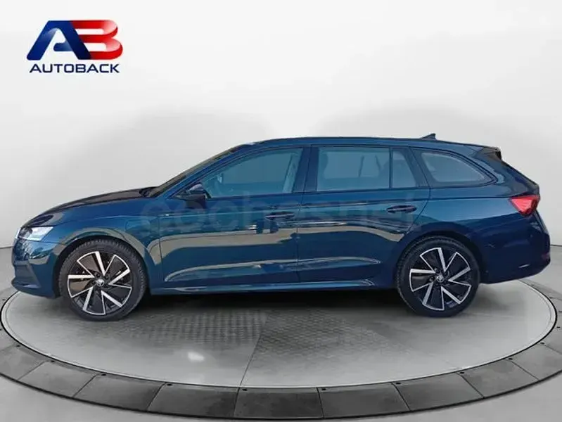 Usado Skoda Octavia Style 204 CV (150 kW) 2021 Azul Familiar