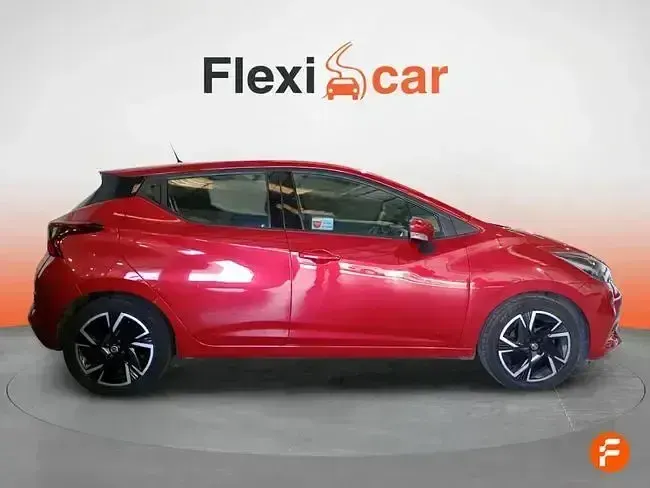 Usado Nissan Micra Acenta 92 CV (67 kW) 2021 Rojo Utilitario