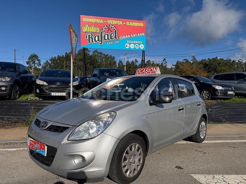 Gris / plata Usado 2011 Hyundai i20 Classic Berlina | 5900 € - Imagen 1/4