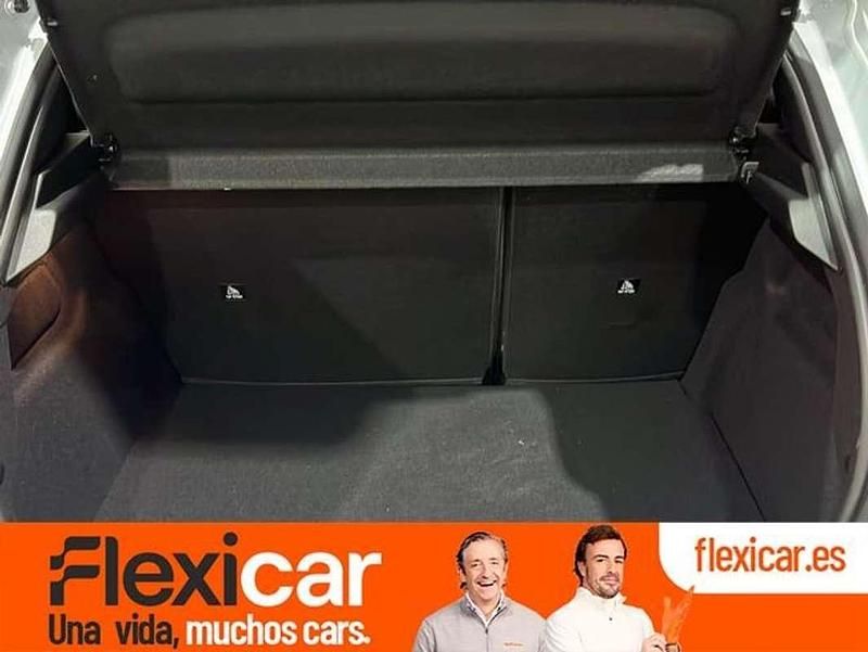 Blanco Nuevo 2025 Peugeot 208 Style Utilitario | 17.990 € (Buen precio) - Imagen 1/4