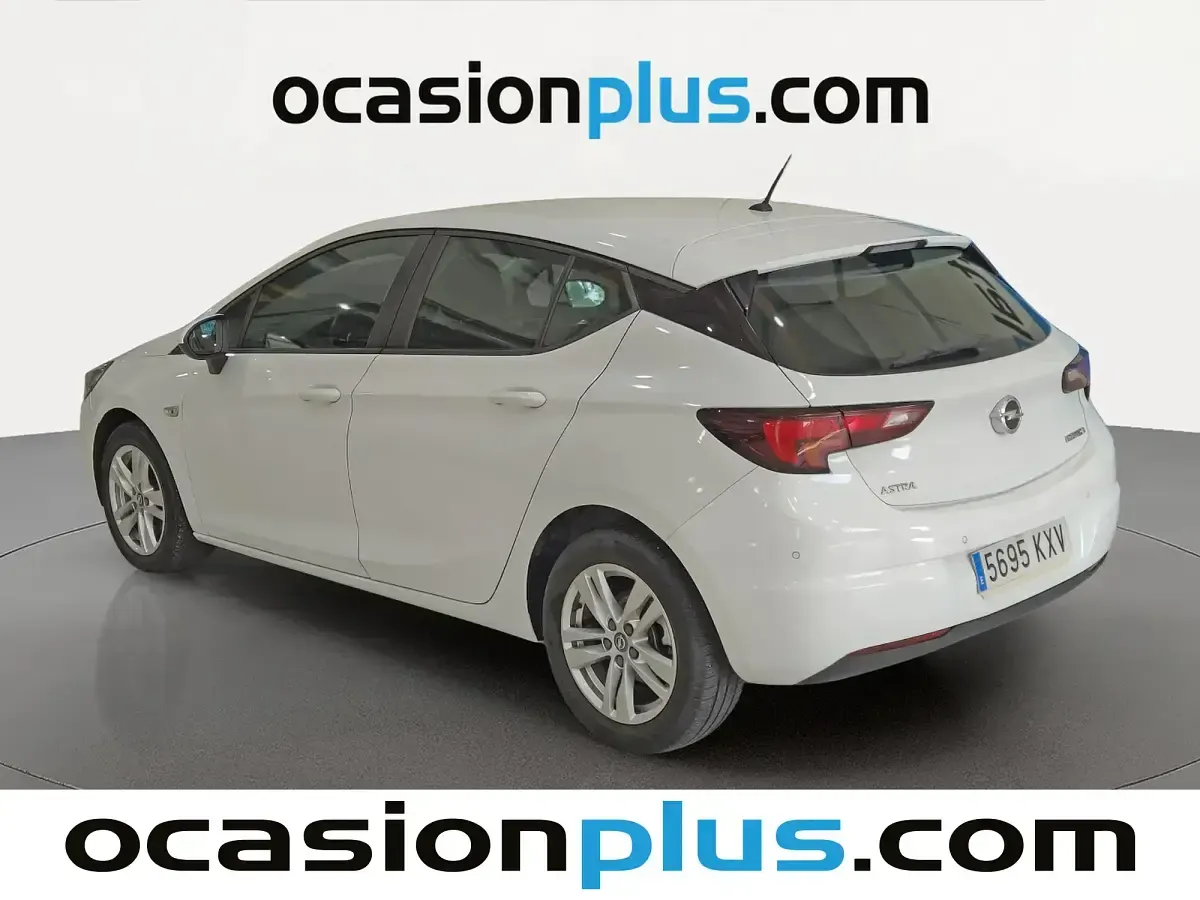 Usado Opel Astra Selective 110 CV (80 kW) 2019 Blanco Berlina