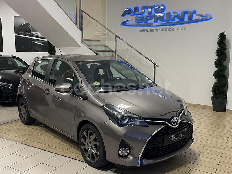 Gris / plata Usado 2015 Toyota Yaris Advance Berlina | 10.490 € (Precio justo) - Imagen 1/4