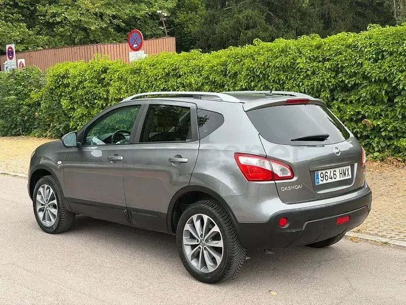 Usado Nissan Qashqai Tekna 130 CV (95 kW) 2012 Gris / plata SUV