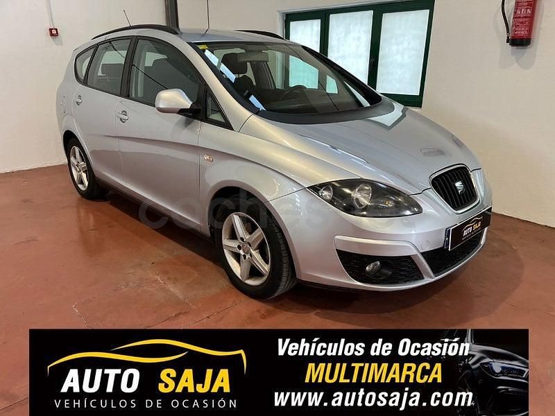 Usado Seat Altea XL Reference 105 CV (77 kW) 2011 Gris / plata Monovolumen