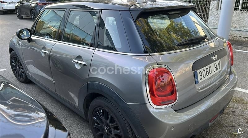 Usado Mini ONE 102 CV (75 kW) 2017 Gris / plata Utilitario
