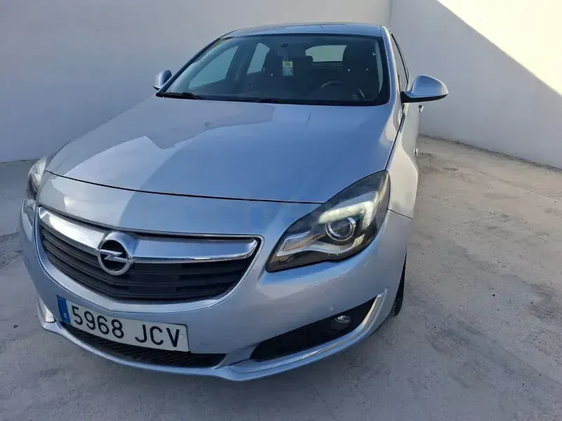 Usado Opel Insignia Eco 136 CV (100 kW) 2016 Gris / plata Berlina
