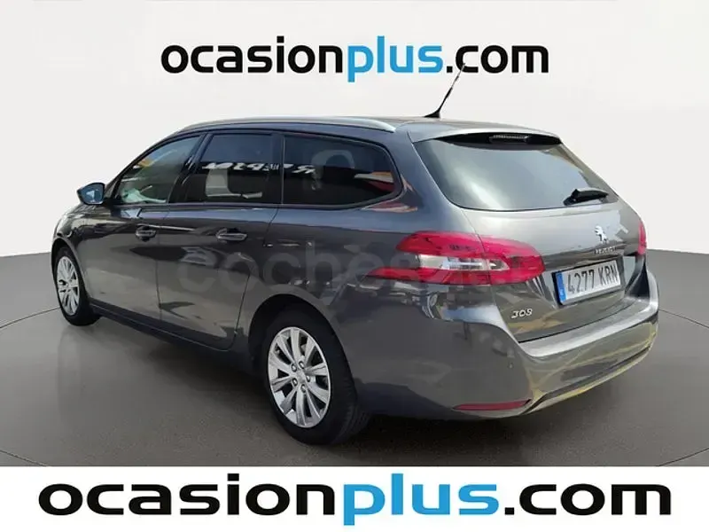 Usado Peugeot 308 SW Style 130 CV (95 kW) 2018 Gris / plata Familiar