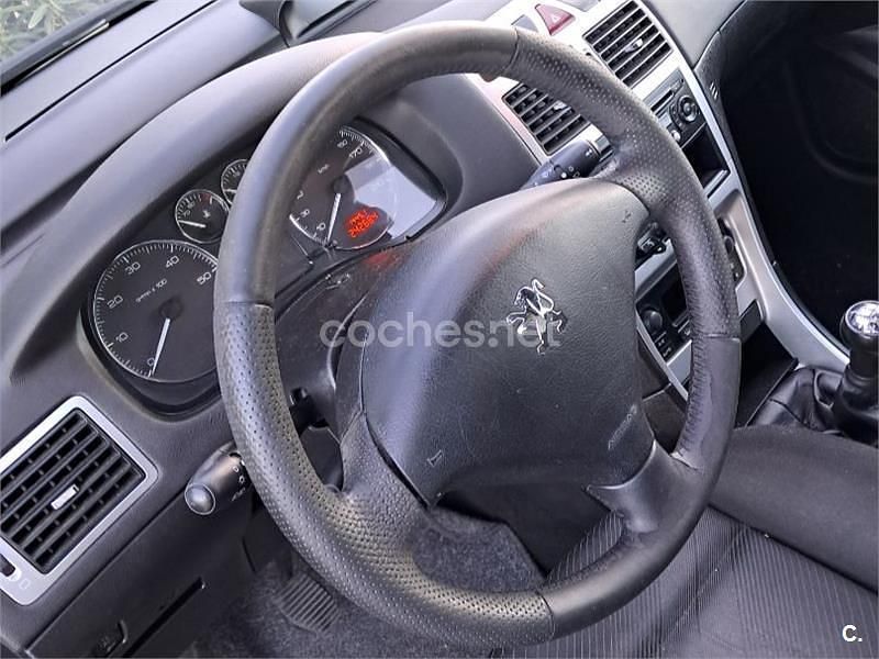 Negro Usado 2005 Peugeot 307 Berlina | 2000 € (Buen precio) - Imagen 1/4