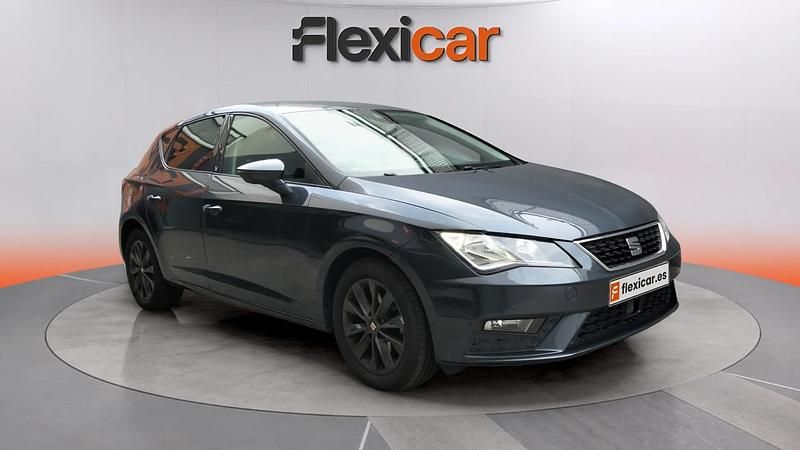 Usado Seat Leon ST Style 131 CV (96 kW) 2020 Gris Familiar