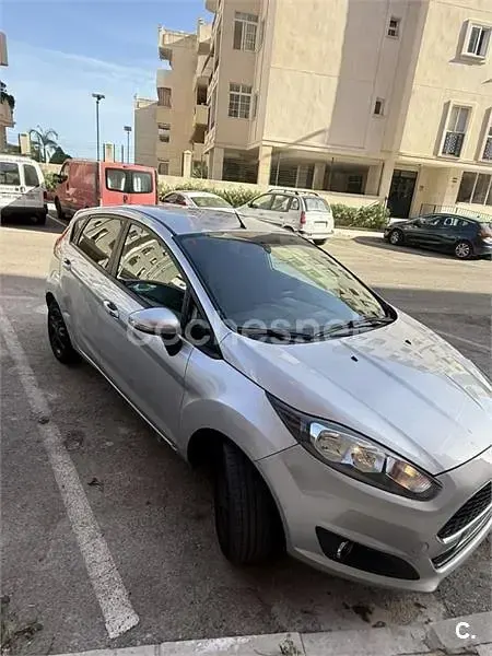 Usado Ford Fiesta Trend 82 CV (60 kW) 2016 Gris / plata Utilitario