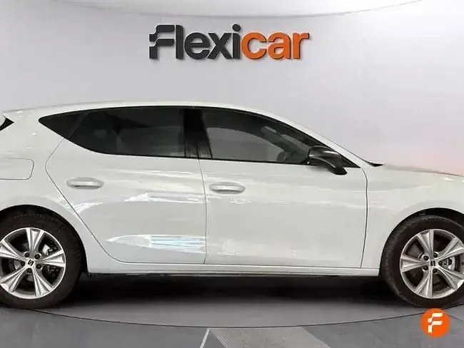 Usado Seat Leon FR 204 CV (150 kW) 2023 Blanco