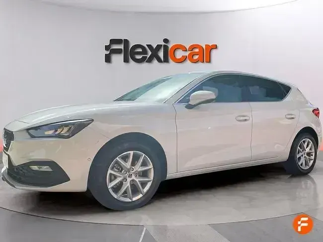 Usado Seat Leon Style 116 CV (85 kW) 2025 Gris Berlina