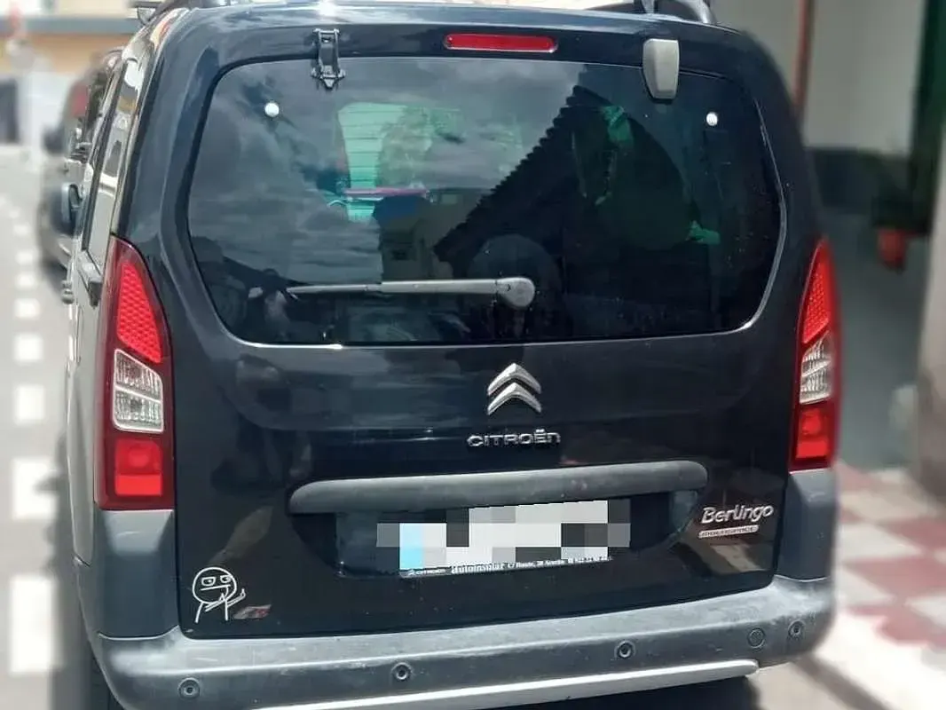 Usado Citroën Berlingo 99 CV (72 kW) 2017 Negro Monovolumen
