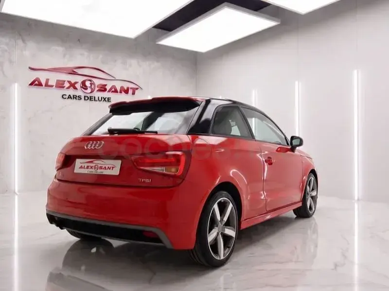 Usado Audi A1 Attraction 86 CV (63 kW) 2014 Rojo Utilitario