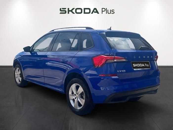 Usado Skoda Kamiq Active 95 CV (69 kW) 2022 Azul SUV