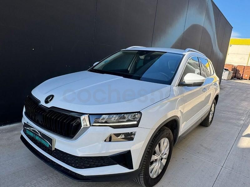 Usado Skoda Karoq Ambition 115 HP (84 kW) 2022 Branco SUV