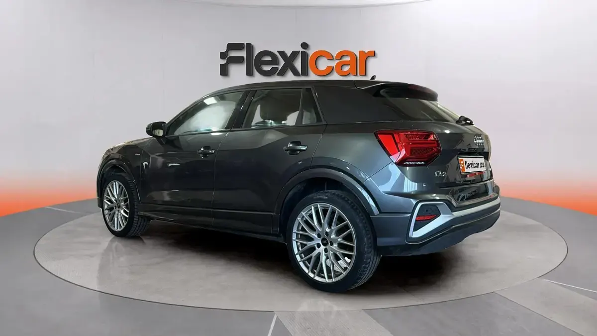 Usado Audi Q2 S-Line 150 CV (110 kW) 2024 Gris SUV