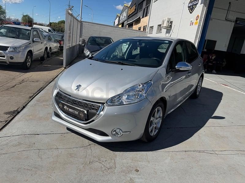 Usado Peugeot 208 Active 82 CV (60 kW) 2014 Gris / plata Utilitario