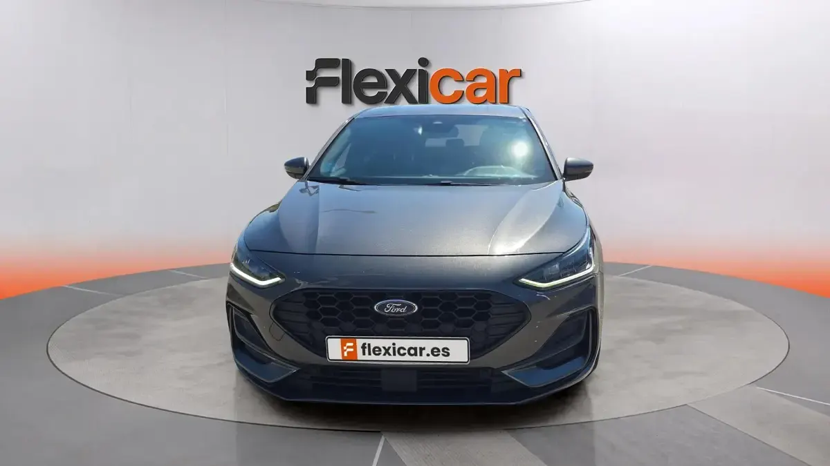 Usado Ford Focus ST-Line 125 CV (91 kW) 2022 Gris Berlina