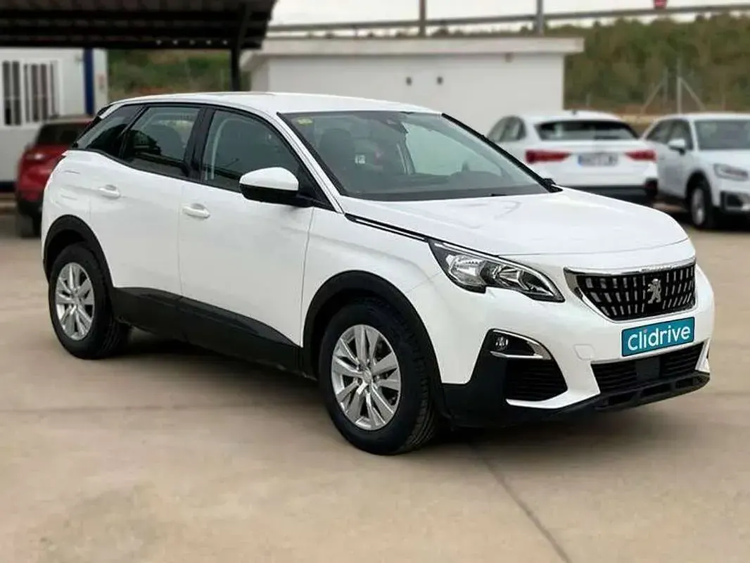Usado Peugeot 3008 Active 131 CV (96 kW) 2018 Blanco SUV